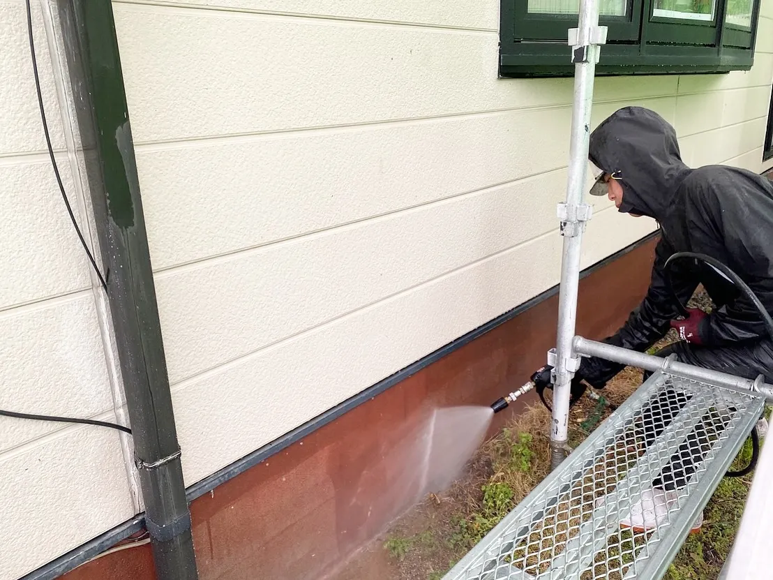 こんにちは😊✨今日は岡山県美作市で工事をさせて頂きました外壁...