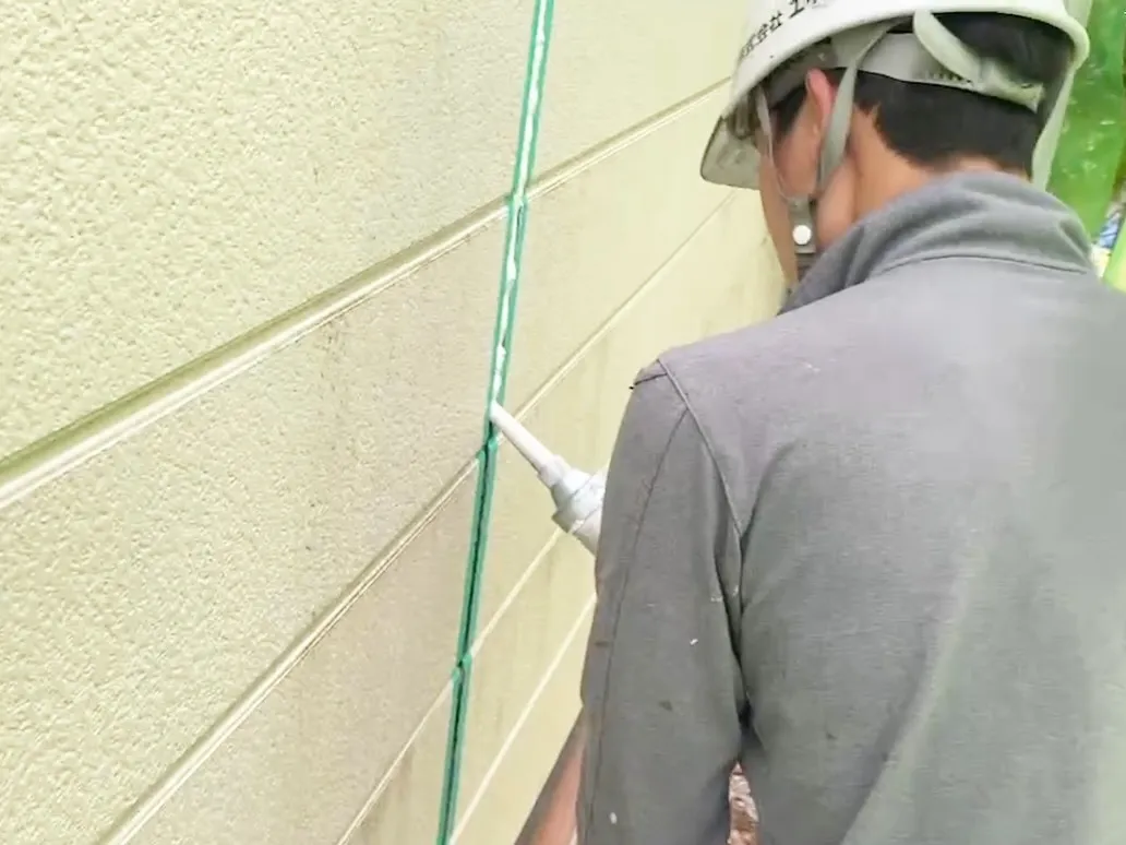 こんにちは😊✨今日は岡山県美作市で工事をさせて頂きました外壁...