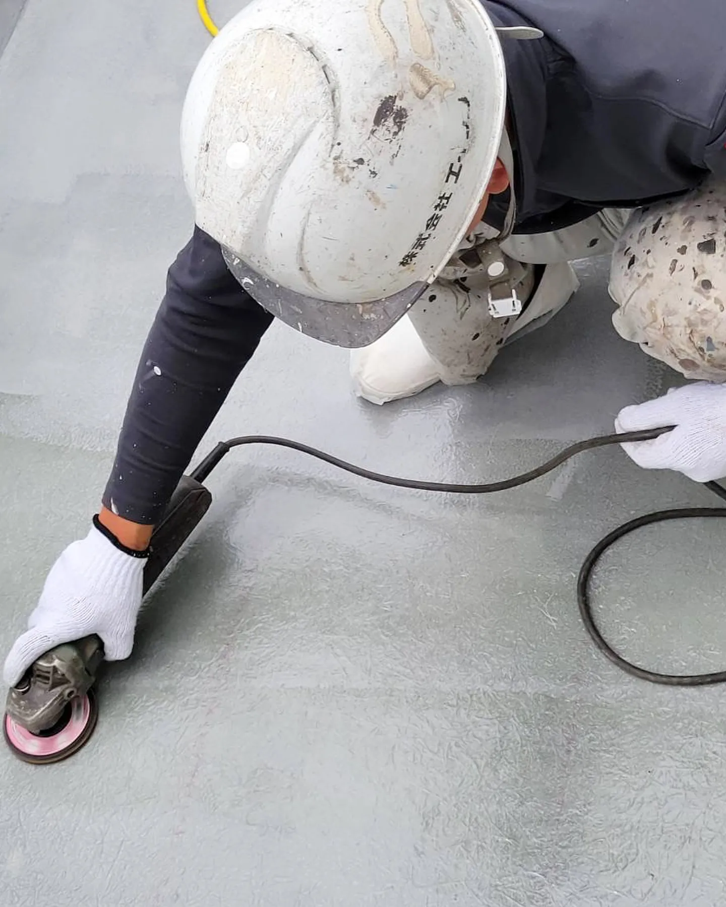 🔧 ベランダFRP防水・施工中！